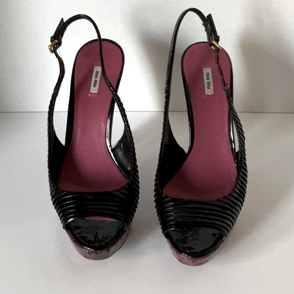 Miu Miu Black Patent Leather Slingback Heels with Burgundy Platform - Picture 2 of 5